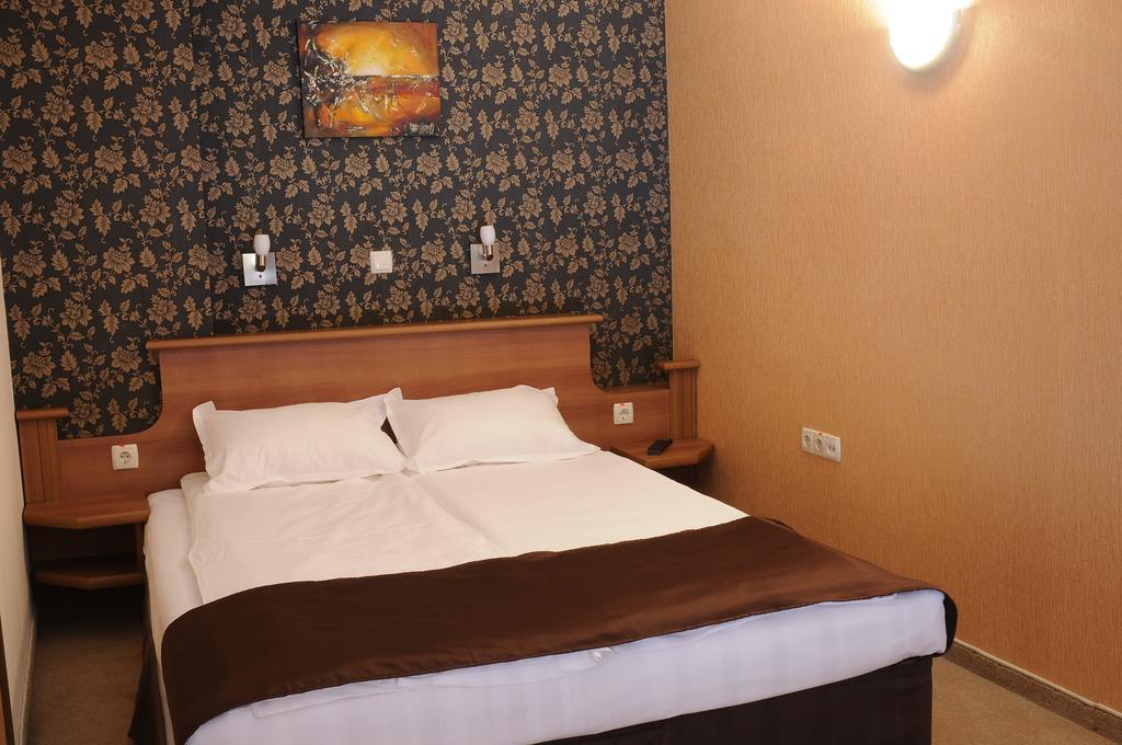 Hotel Elit Pernik Exterior foto